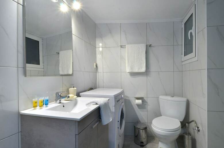 Plaka Apartment In Athens