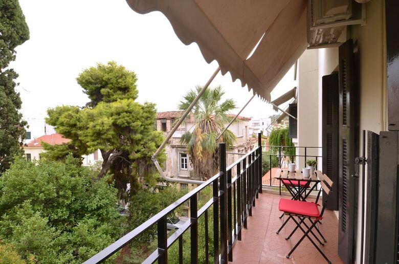 Plaka Apartment In Athens