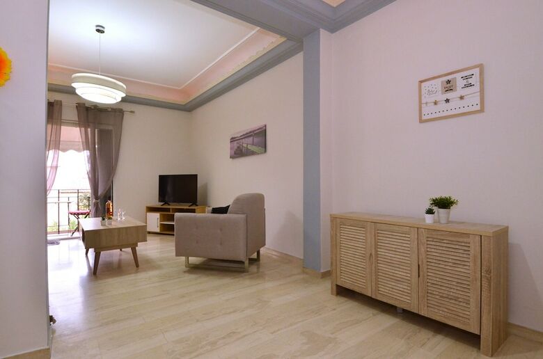 Plaka Apartment In Athens