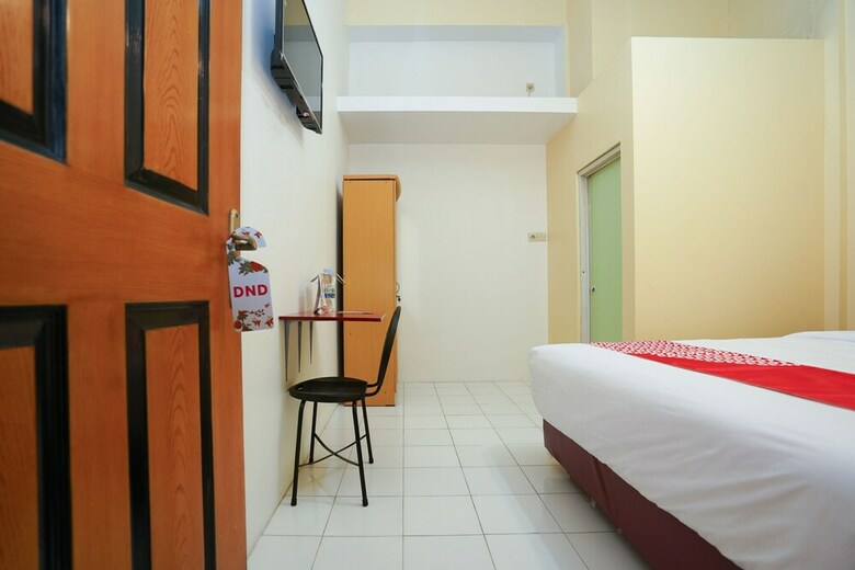 Hotel Oyo 1624 Panjang Jiwo Residence