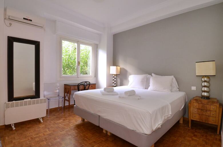 Thiseio A Vintage Apartment