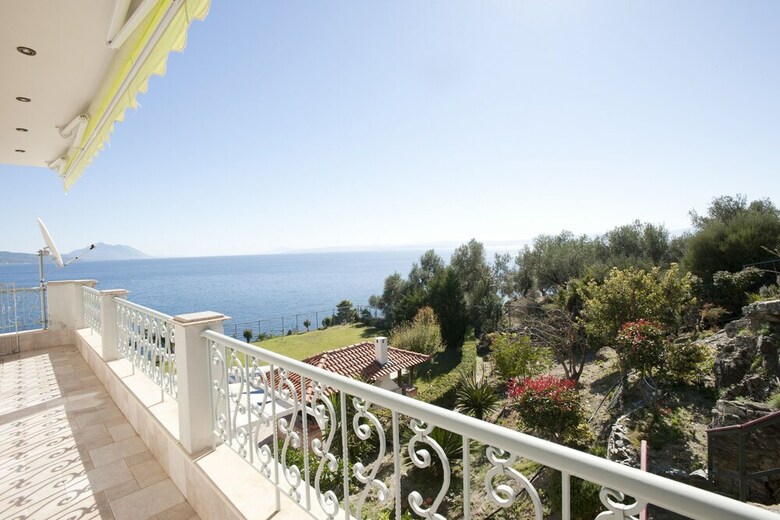 Spacious Villa At Ilia Edipsou