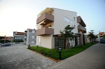 Apartments Hills