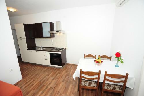 Apartments Klelija