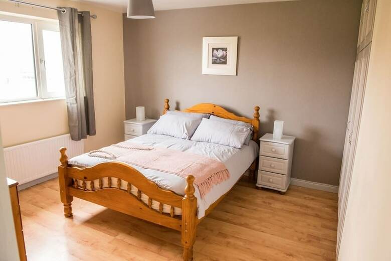 3-bed House In Clonmany With Panoramic Hillside Se