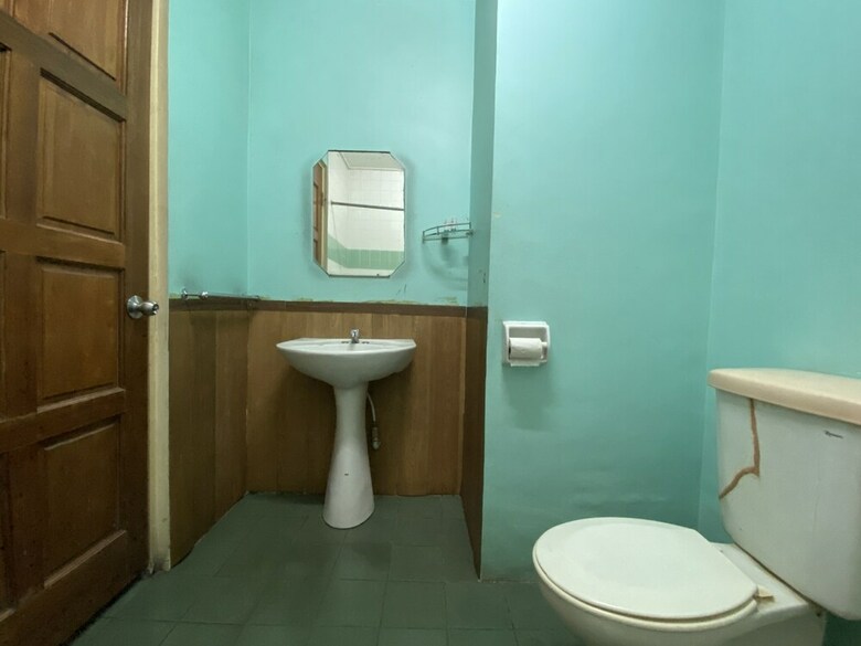 Oyo 89997 Kurnia Hotel