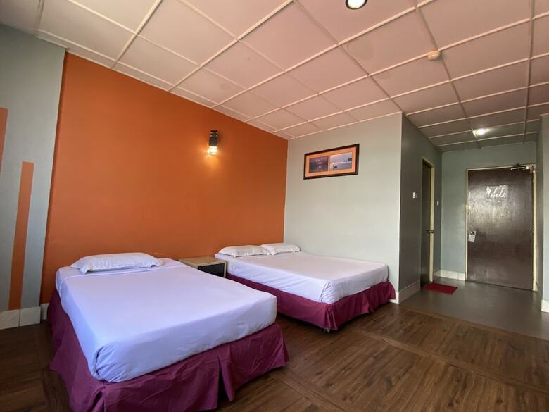 Oyo 89997 Kurnia Hotel