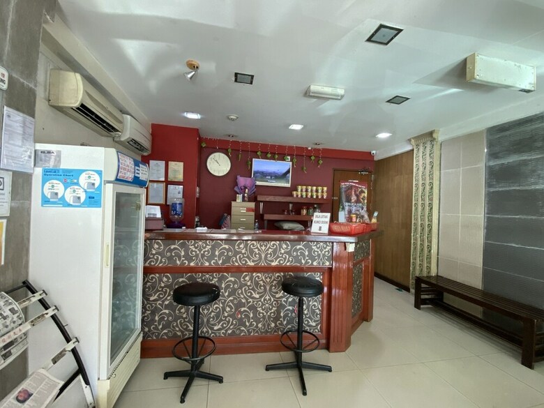 Oyo 89997 Kurnia Hotel
