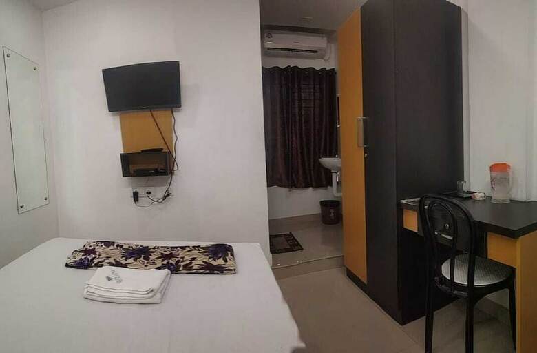 Hotel Green Line Residency