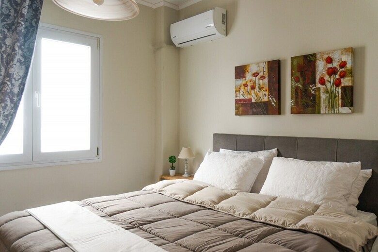 Koukaki Confidential Sleek Urban Apartment