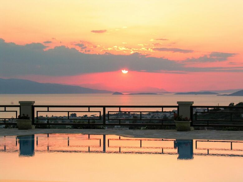 Villa Phaedra With Pool And View