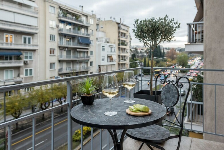 de Minimis - A Chic 3br Downtown Apartment
