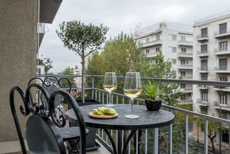 de Minimis - A Chic 3br Downtown Apartment