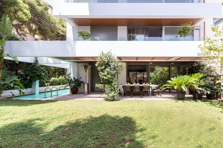 Villa Lillium With Pool & Garden
