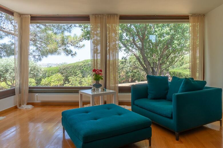 Villa Oasis, Coastal Villa With Pool And Garden