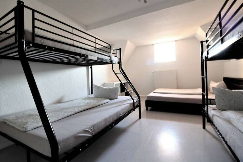 Hotel Ger�umiger Altbau F�r Gro�e Gruppen
