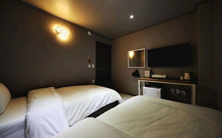 Hostal Adios - Hostel