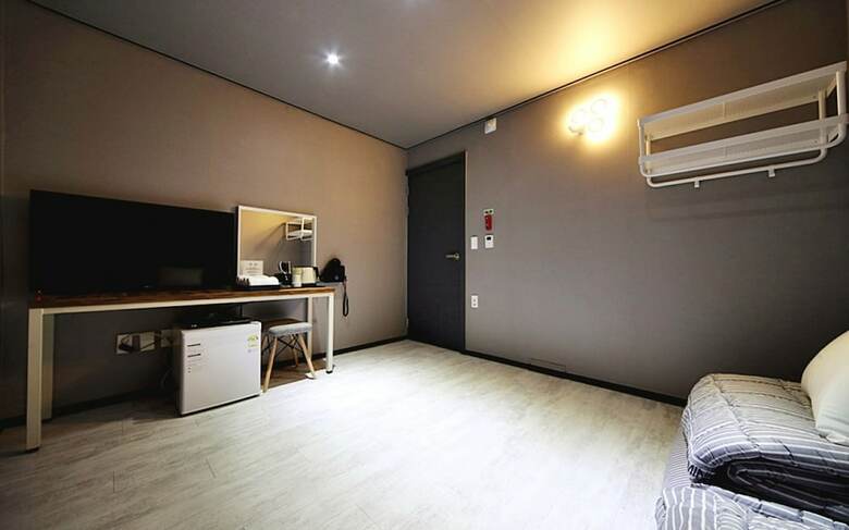 Hostal Adios - Hostel