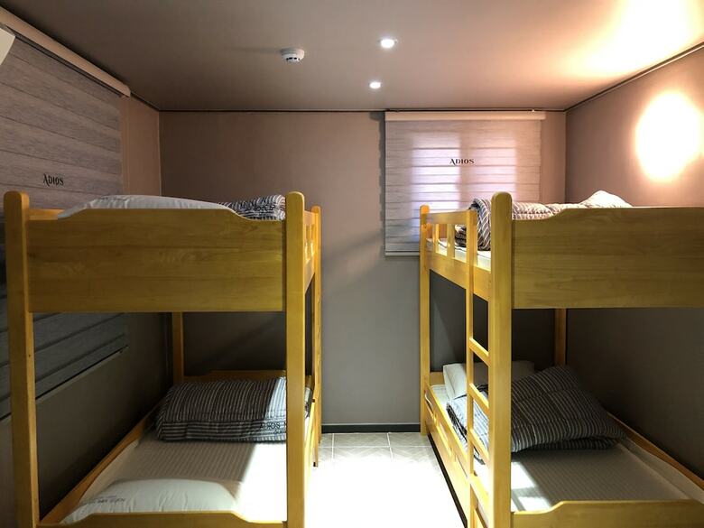 Hostal Adios - Hostel