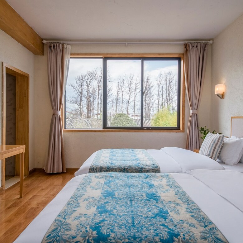 Floral Hotel Frozen Cloud Mansion