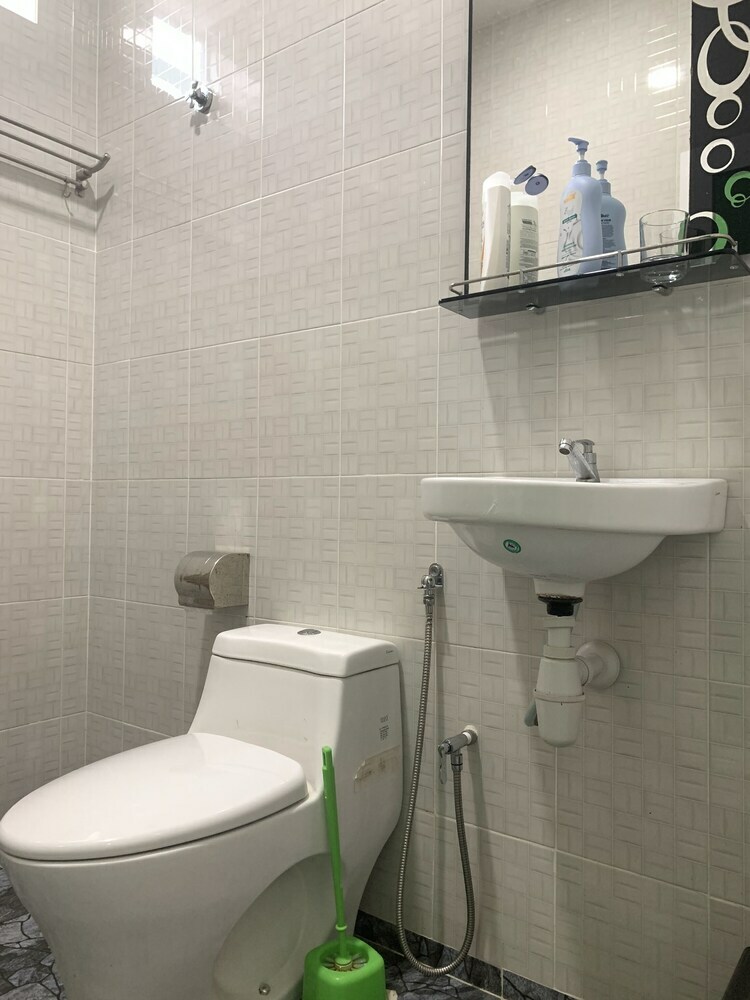 Hotel Oyo 90005 Dc Villa Guest House