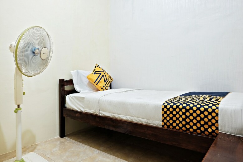 Hostal Spot On 2742 R5 Homestay