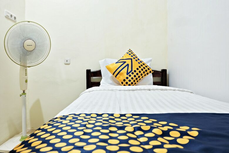 Hostal Spot On 2742 R5 Homestay