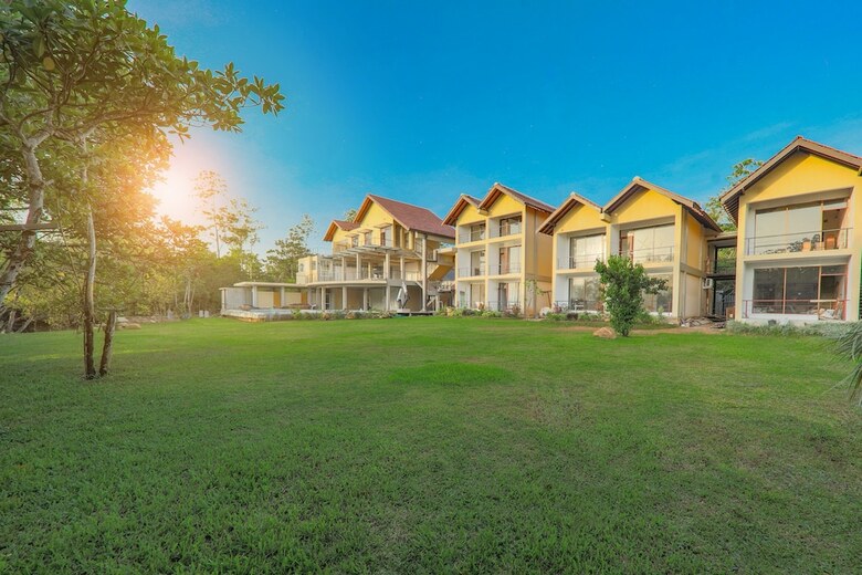 Chari Lake Hotel