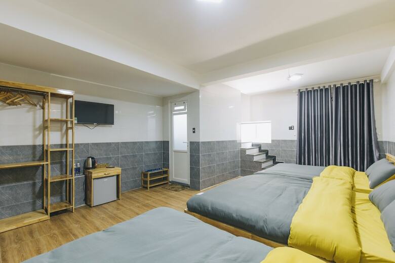 Thuat Khuyen Hotel