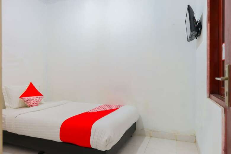 Hostal Oyo 2636 Paulus Residence