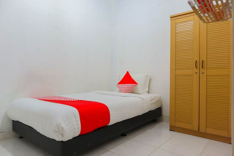 Hostal Oyo 2636 Paulus Residence