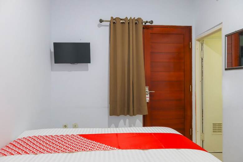 Hostal Oyo 2636 Paulus Residence