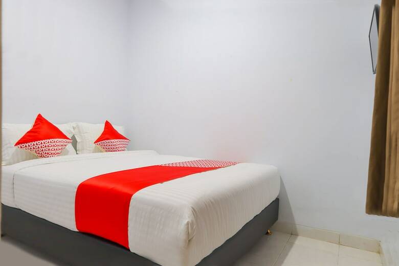 Hostal Oyo 2636 Paulus Residence