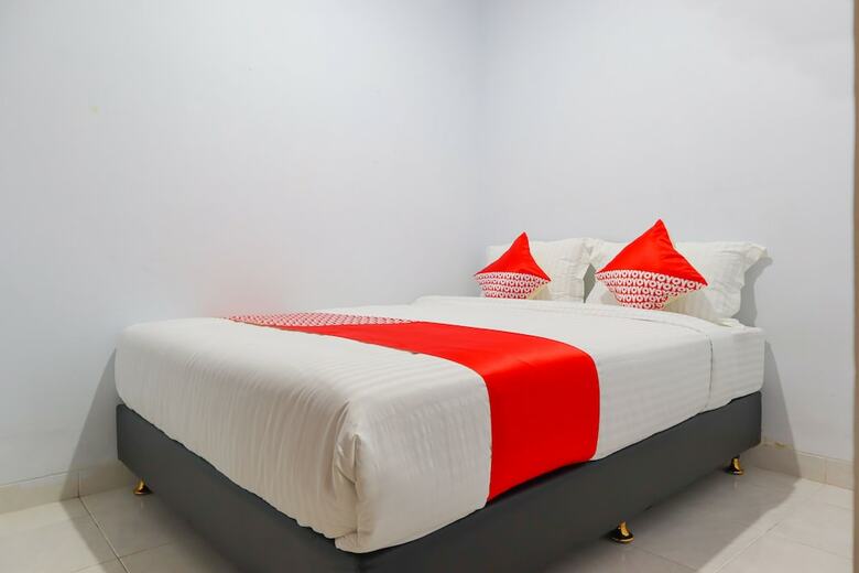 Hostal Oyo 2636 Paulus Residence