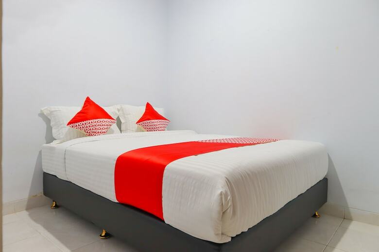 Hostal Oyo 2636 Paulus Residence