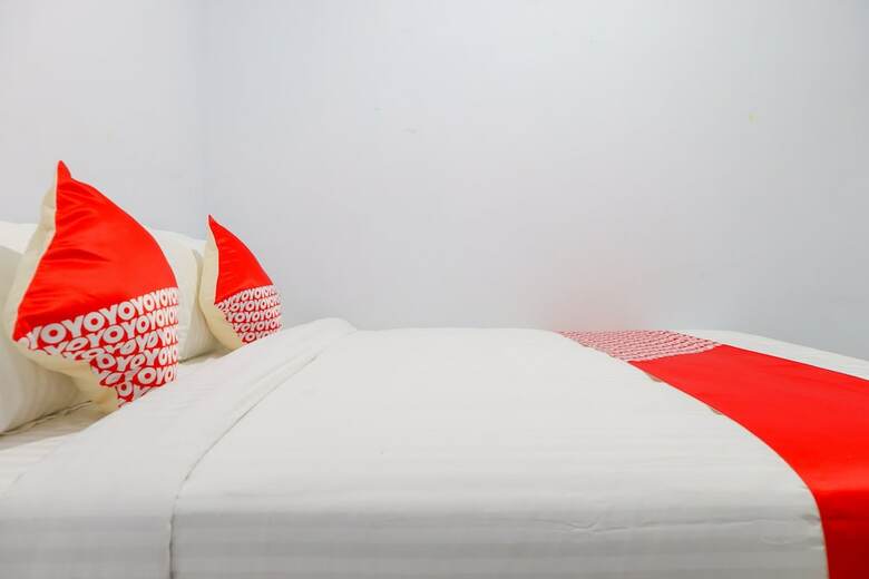 Hostal Oyo 2636 Paulus Residence