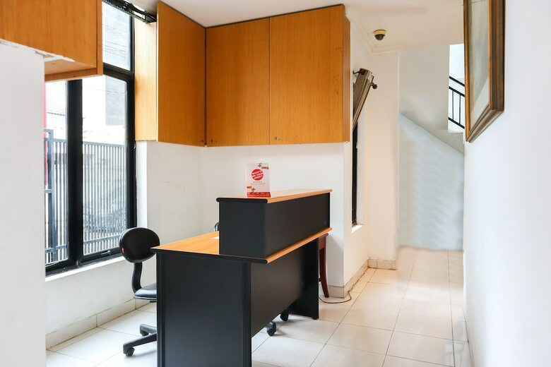 Hostal Oyo 2636 Paulus Residence