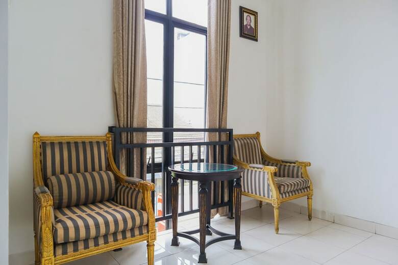 Hostal Oyo 2636 Paulus Residence