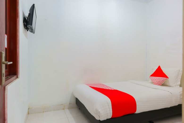 Hostal Oyo 2636 Paulus Residence