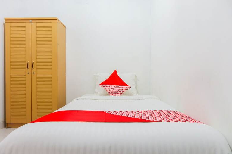 Hostal Oyo 2636 Paulus Residence