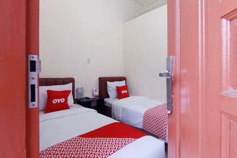 Hotel Oyo 1440 New Sejarah