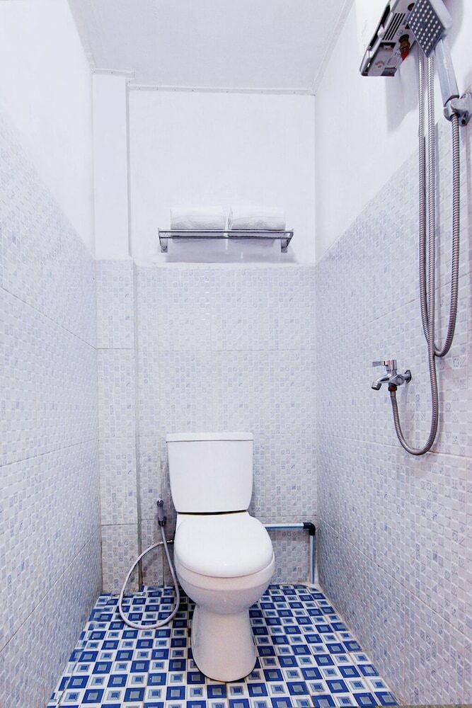 Hotel Oyo 1440 New Sejarah