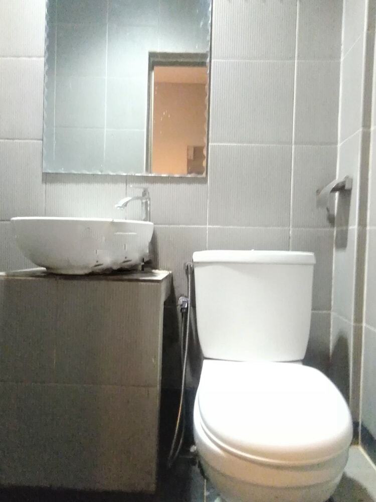 Hotel Oyo 89950 365 Nice Stay