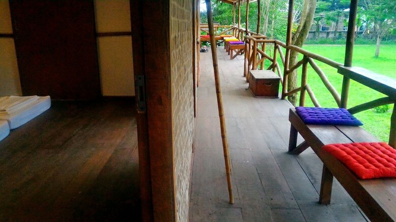 Bed & Breakfast Ronia Mountain Villa Lembang