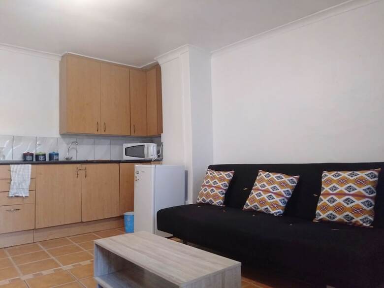 Hotel Booked Easy Guest House Ct Airport