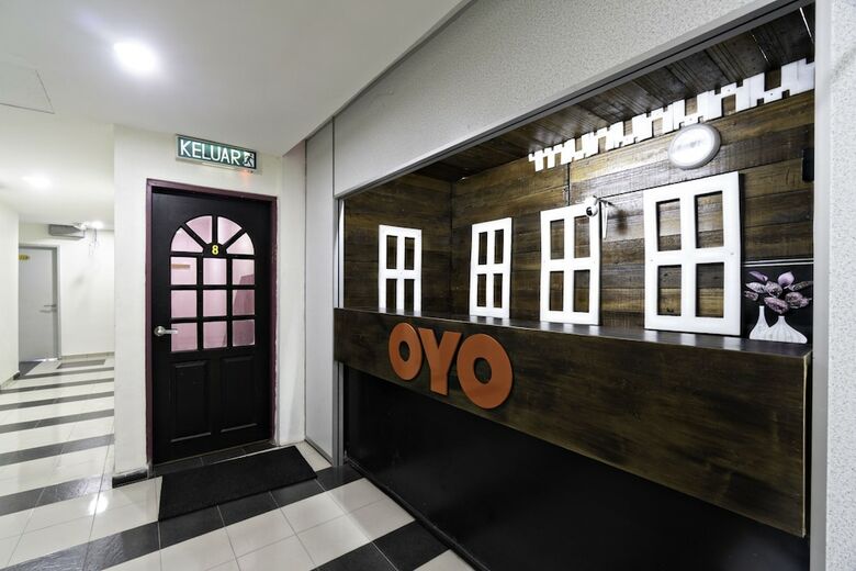 Oyo 89960 Manjung Inn Hotel