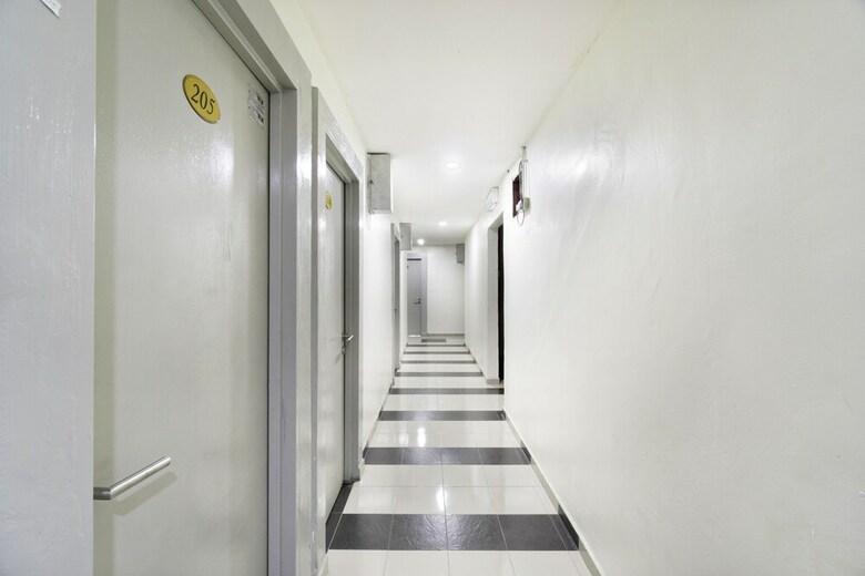Oyo 89960 Manjung Inn Hotel