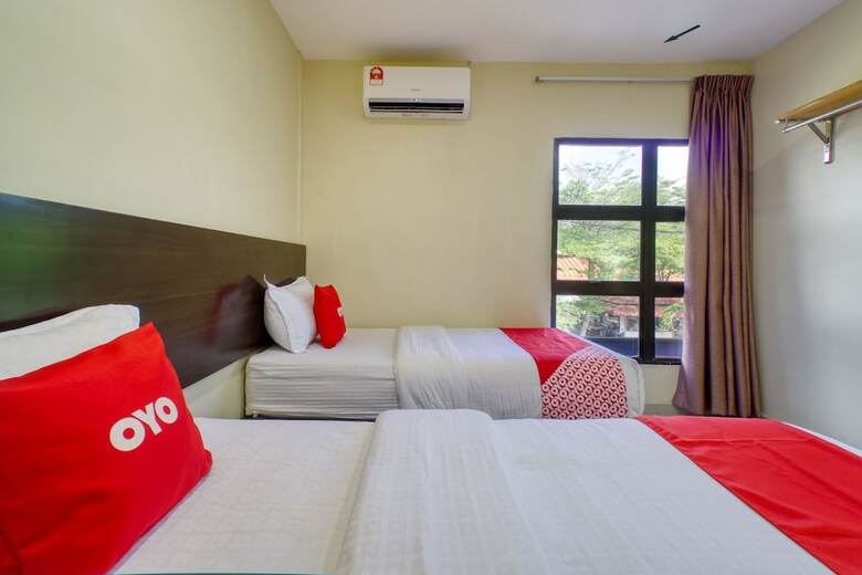 Oyo 89960 Manjung Inn Hotel