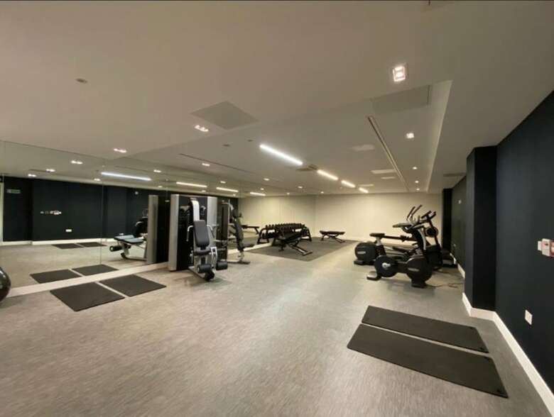 Luxury 1 Bed Apartment In Olympia Kensington