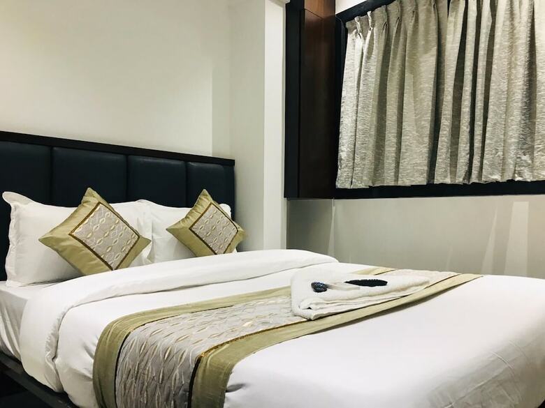 Hotel Flora Suites